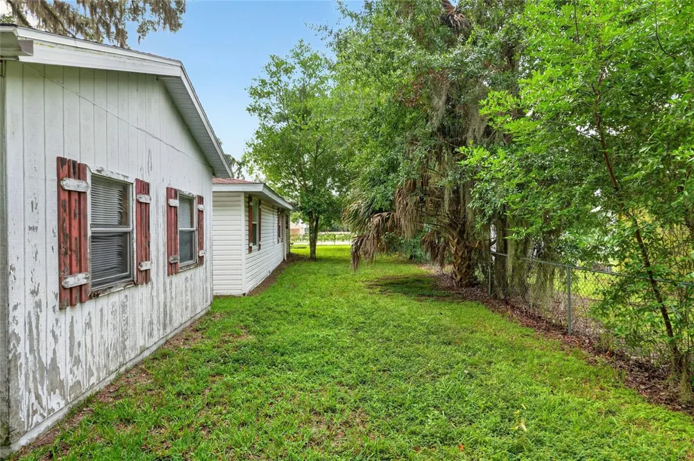 6141 SE BABB ROAD Belleview, FL 34420