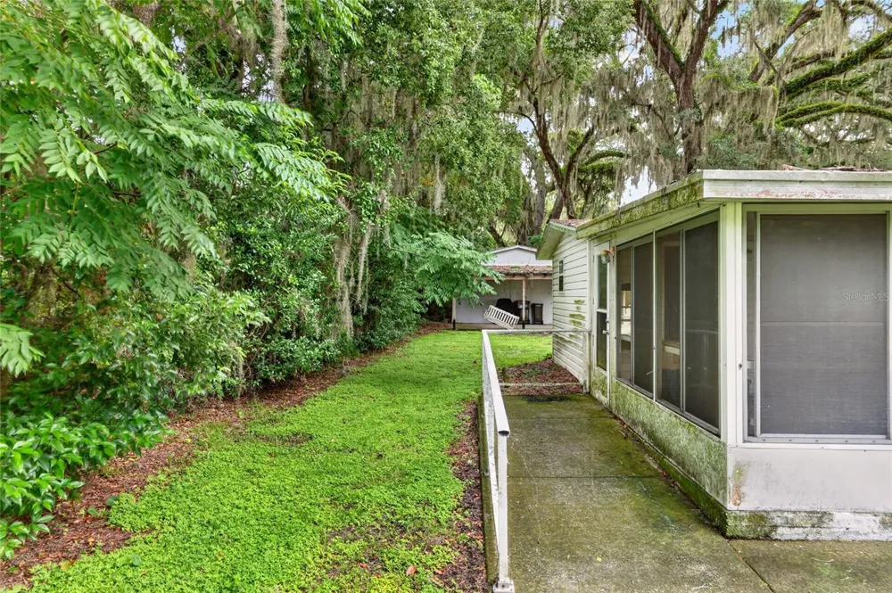 6141 SE BABB ROAD Belleview, FL 34420