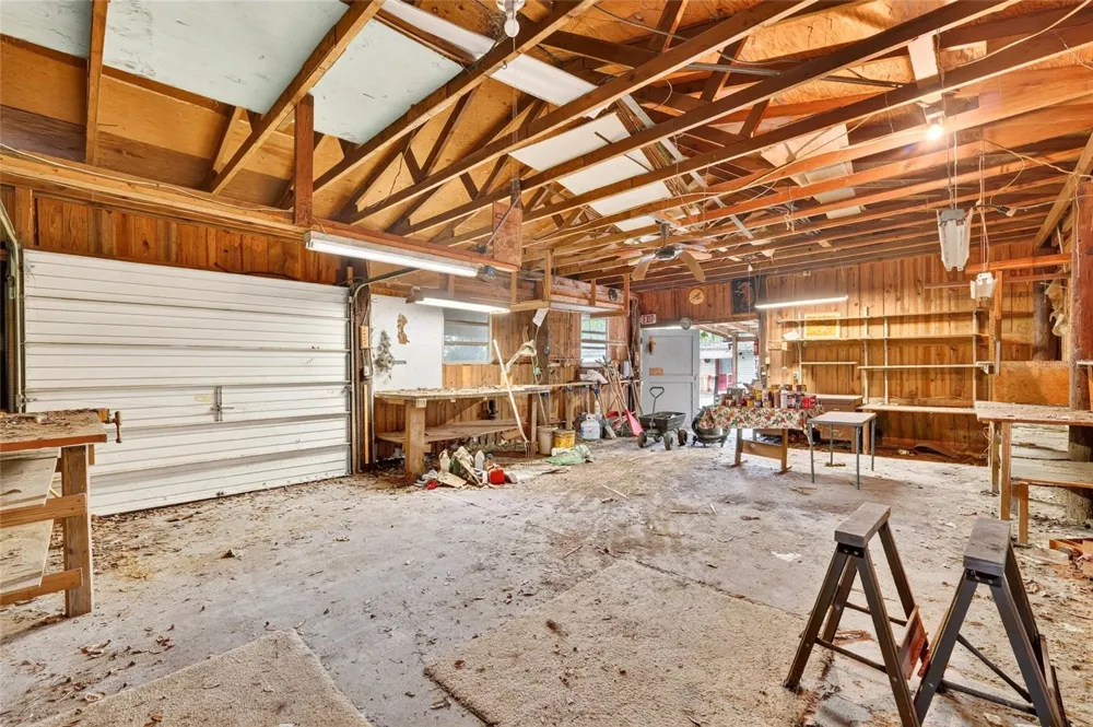6141 SE BABB ROAD Belleview, FL 34420