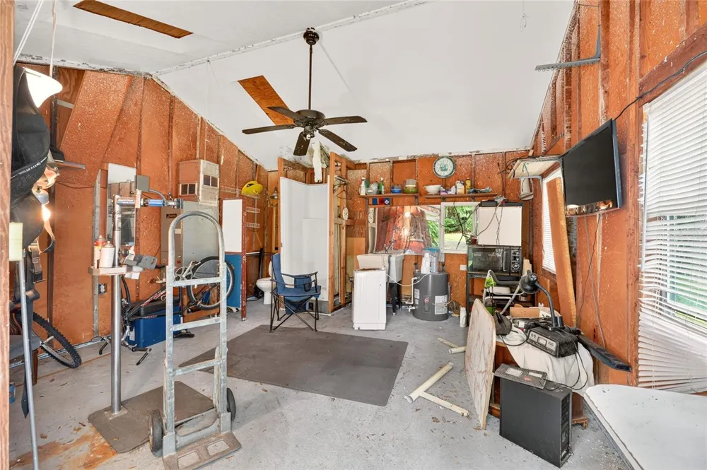 6141 SE BABB ROAD Belleview, FL 34420