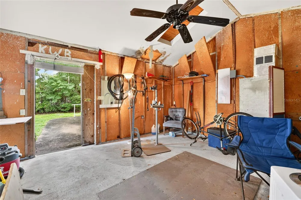 6141 SE BABB ROAD Belleview, FL 34420