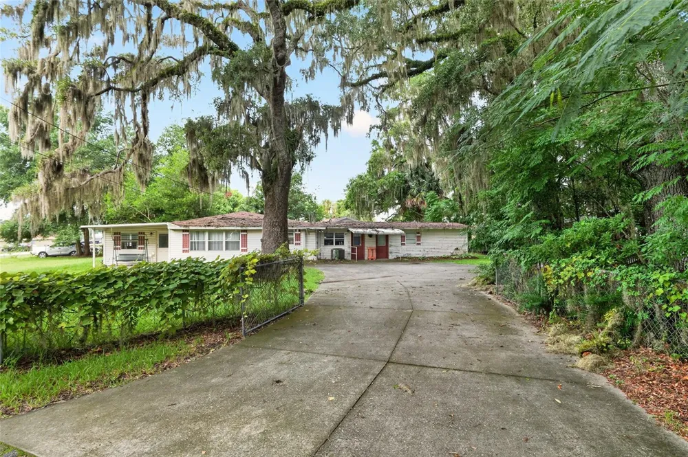 6141 SE BABB ROAD Belleview, FL 34420