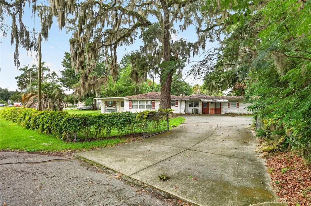 6141 SE BABB ROAD Belleview, FL 34420