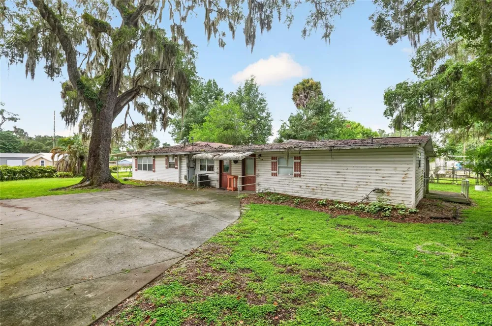 6141 SE BABB ROAD Belleview, FL 34420