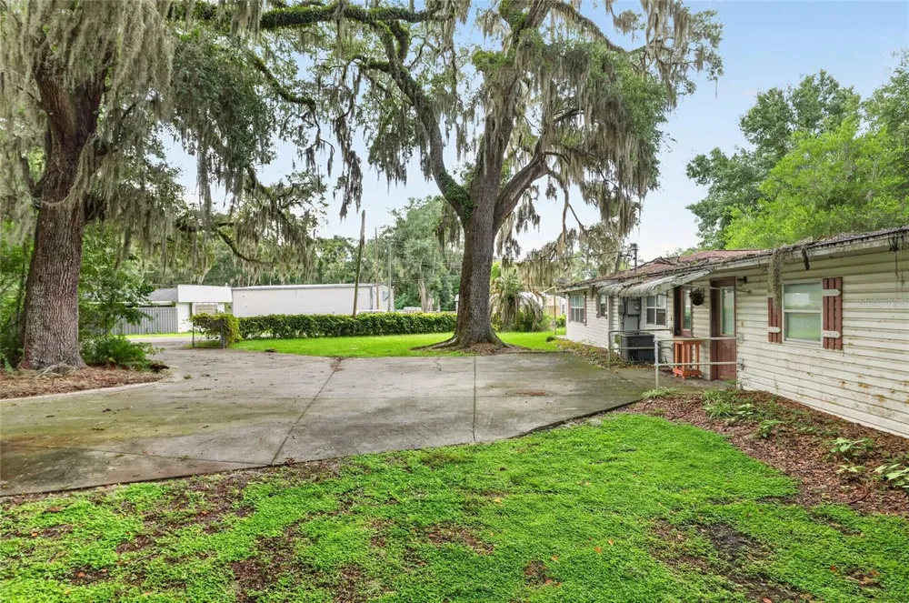 6141 SE BABB ROAD Belleview, FL 34420