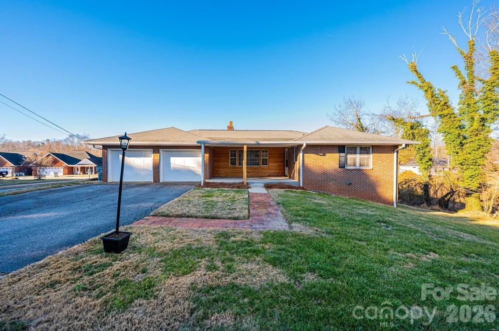 620 Diamondhead Drive NE Lenoir, NC 28645