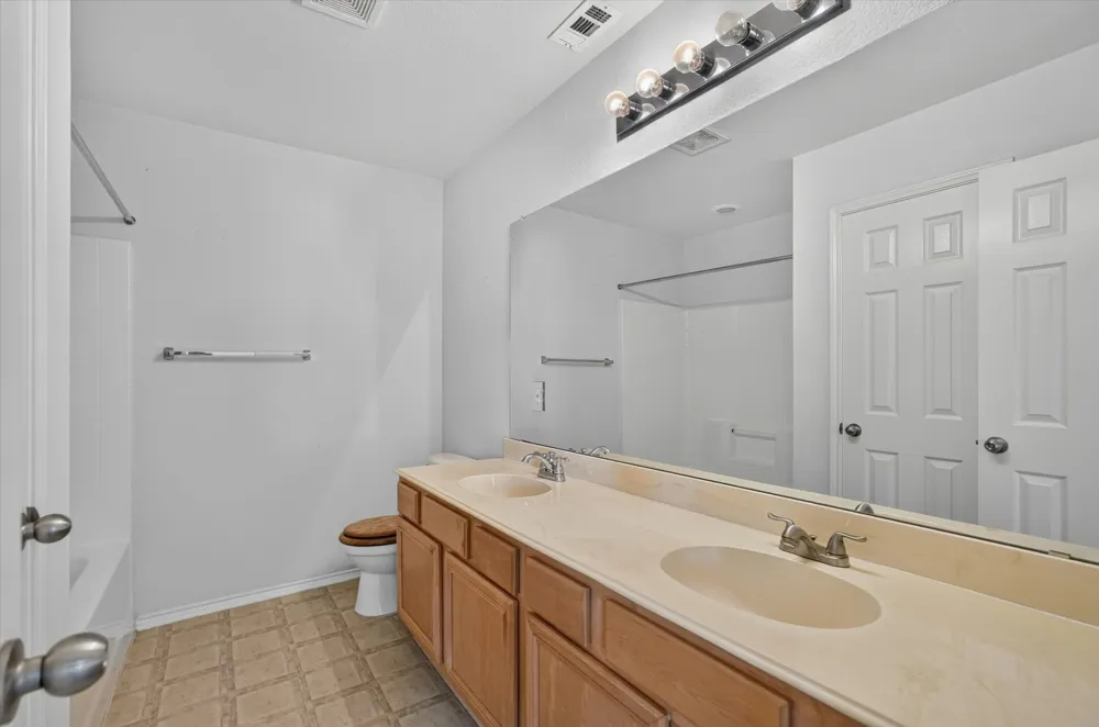 504 Hampton Court Seagoville, TX 75159