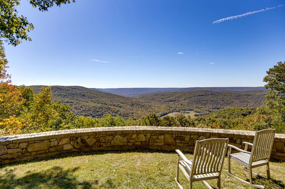 15 Myers Point Rd Sewanee, TN 37375