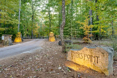 15 Myers Point Rd