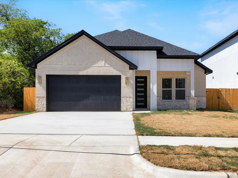 4233 Avenue H Fort Worth, TX 76105