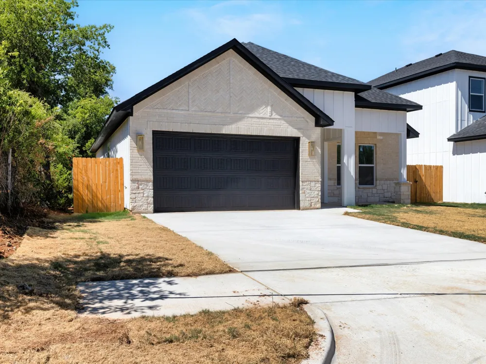 4233 Avenue H Fort Worth, TX 76105