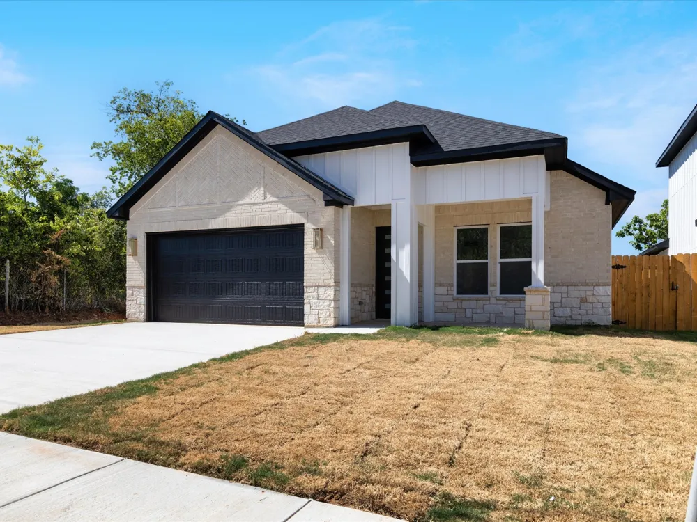 4233 Avenue H Fort Worth, TX 76105