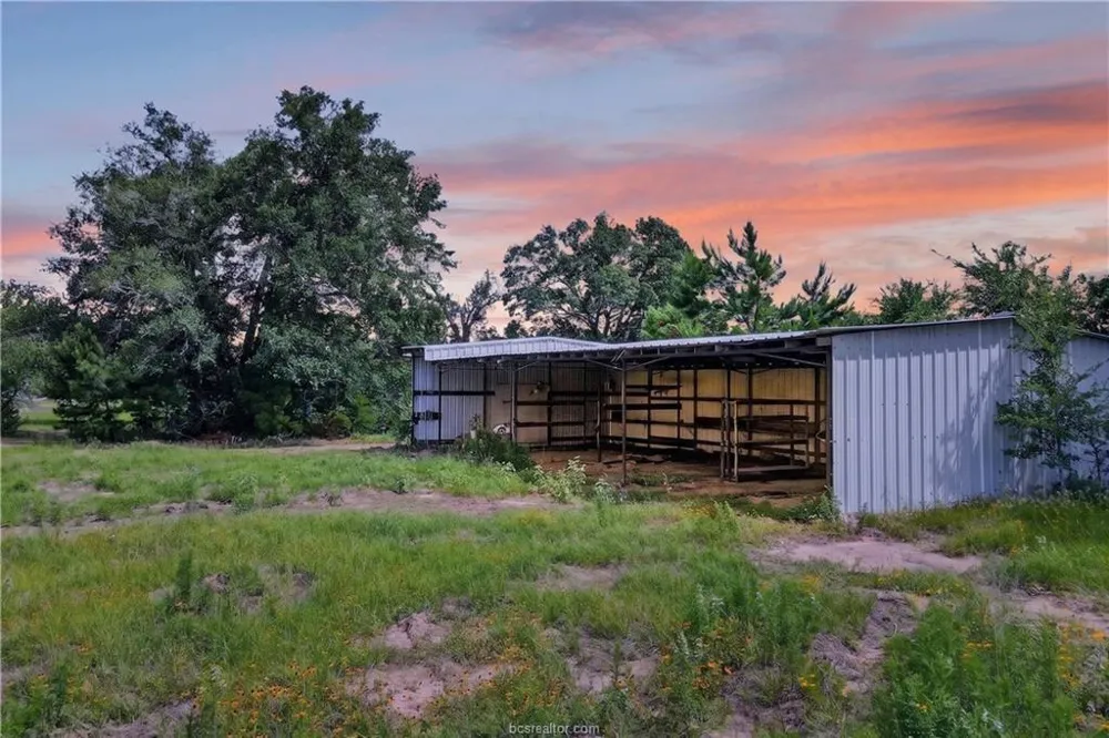 11648 Fm 2000 Caldwell, TX 77836