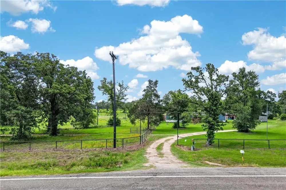 11648 Fm 2000 Caldwell, TX 77836