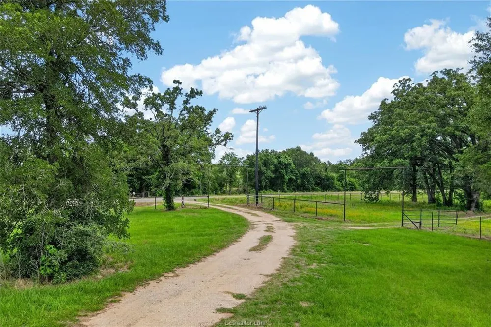11648 Fm 2000 Caldwell, TX 77836