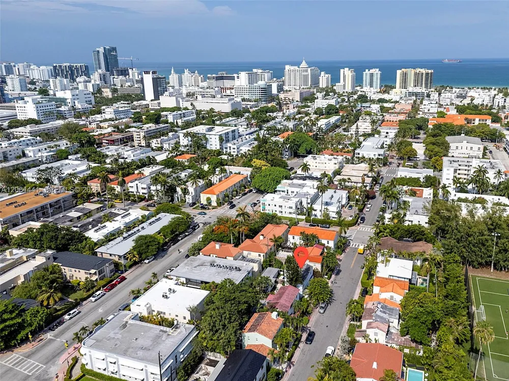 821 Espanola Way Miami Beach, FL 33139