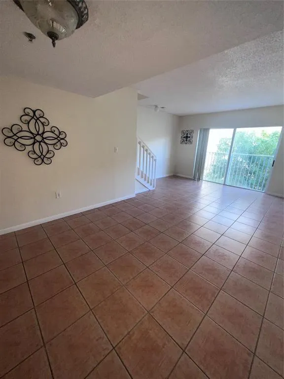 167 RIVIERA CIRCLE Weston, FL 33326