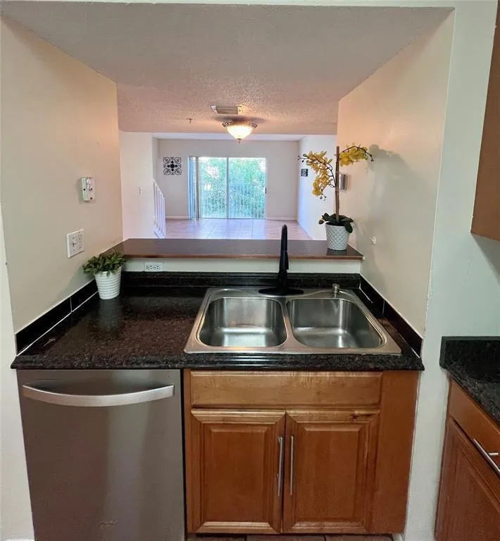 167 RIVIERA CIRCLE Weston, FL 33326