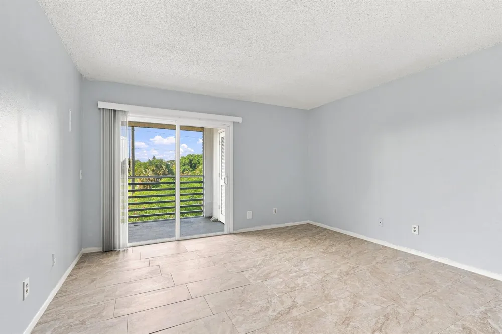 4 Vista Gardens Trail #Unit 207 Vero Beach, FL 32962