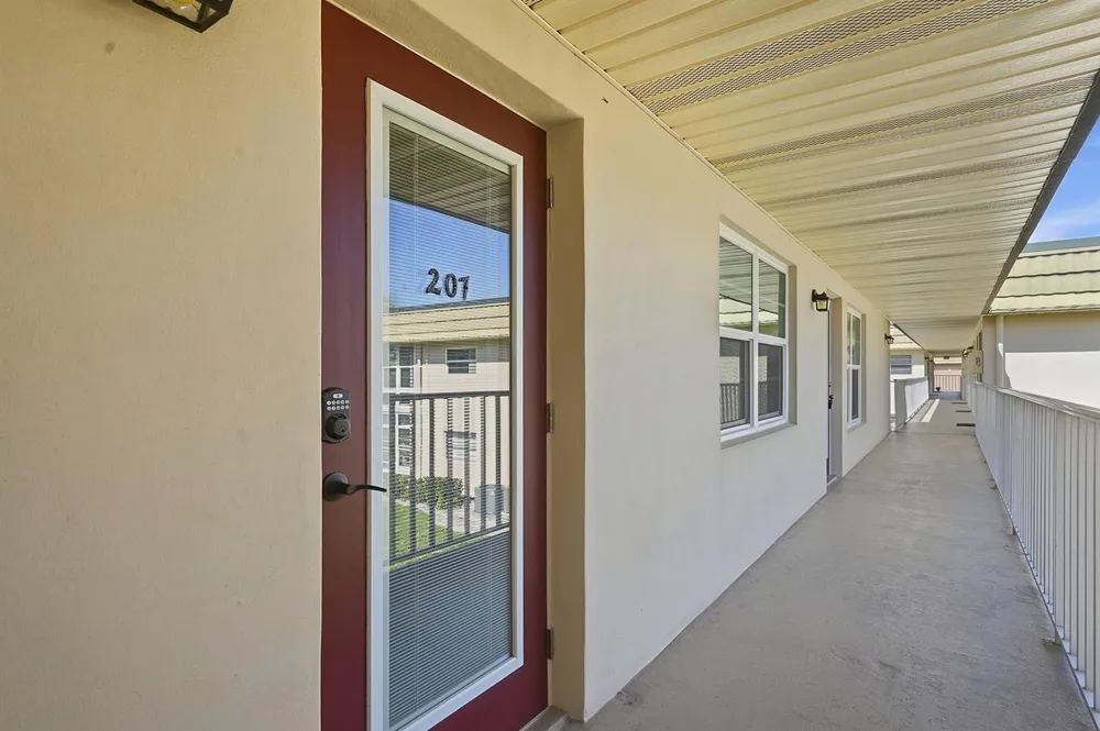 4 Vista Gardens Trail #Unit 207 Vero Beach, FL 32962