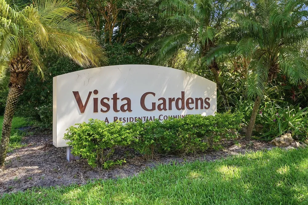 4 Vista Gardens Trail #Unit 207 Vero Beach, FL 32962