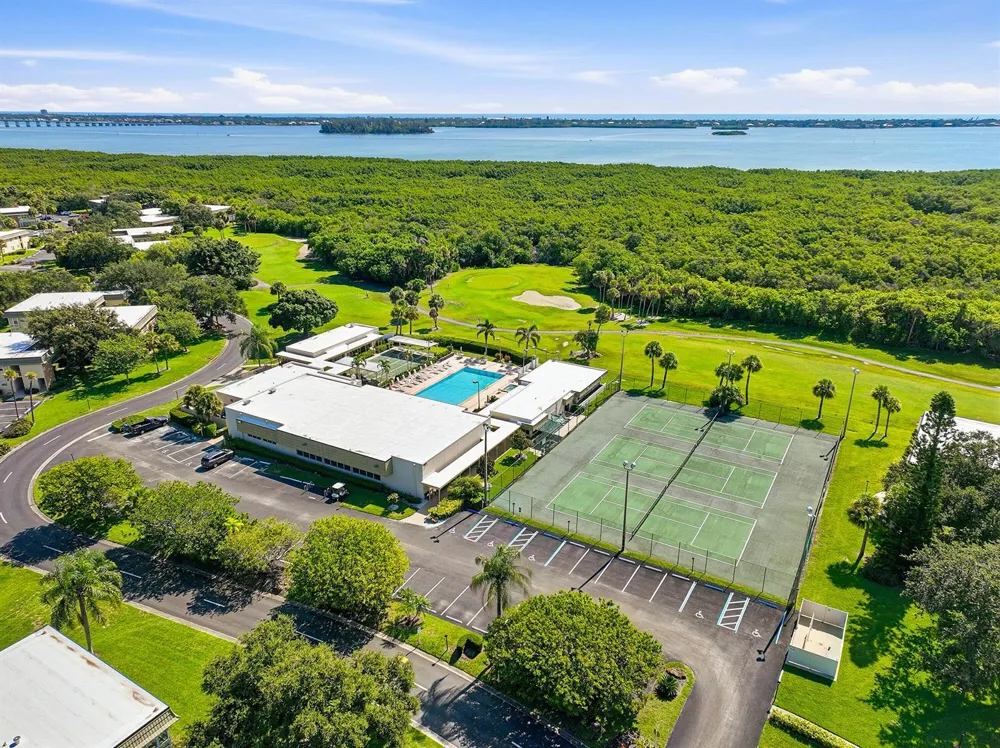 4 Vista Gardens Trail #Unit 207 Vero Beach, FL 32962
