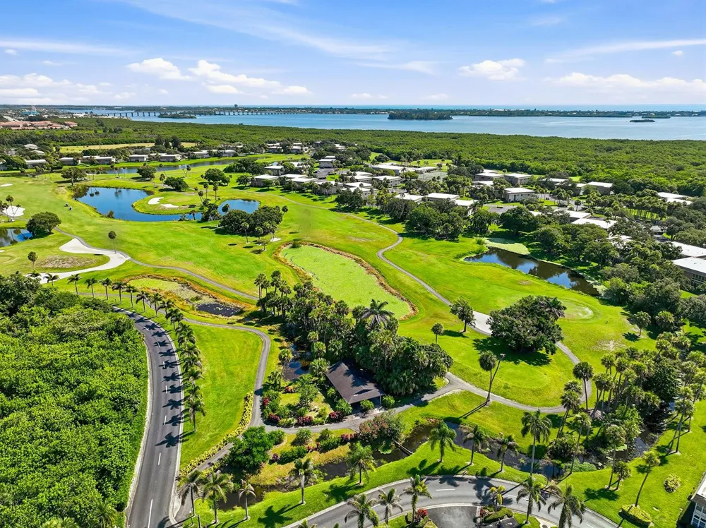 4 Vista Gardens Trail #Unit 207 Vero Beach, FL 32962