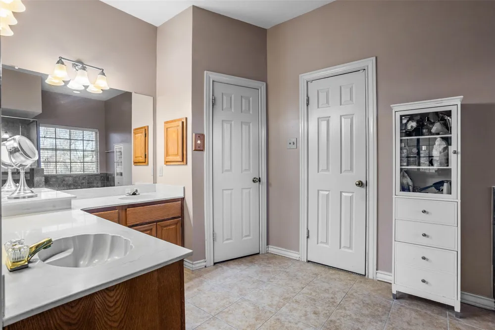 1317 Concho Drive Benbrook, TX 76126