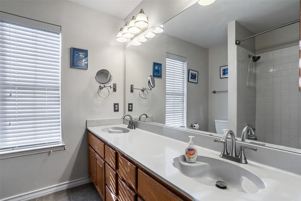 1317 Concho Drive Benbrook, TX 76126