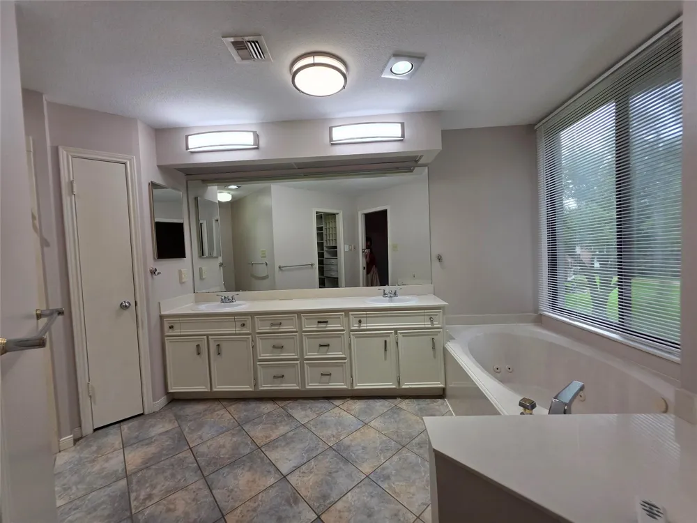 2013 Enterprise Avenue League City, TX 77573