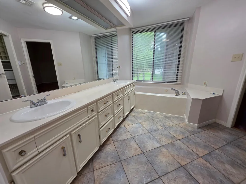 2013 Enterprise Avenue League City, TX 77573