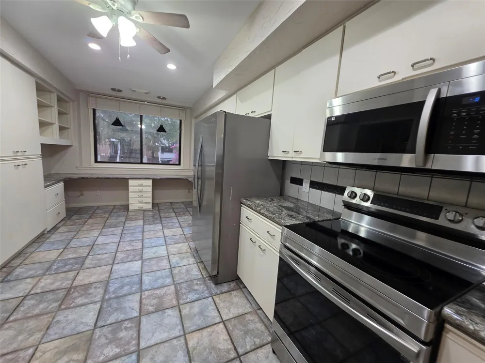 2013 Enterprise Avenue League City, TX 77573