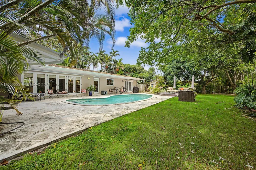 7331 SW 117th Ter Pinecrest, FL 33156
