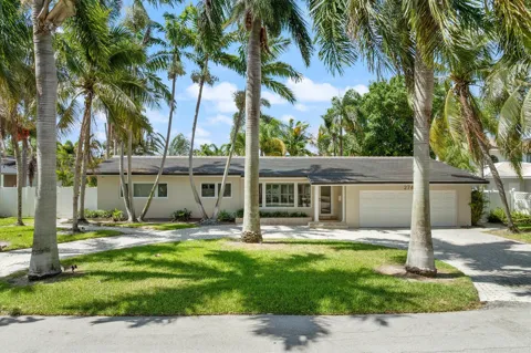 2740 NE 25th Place