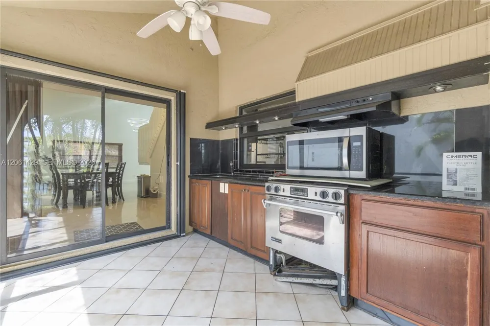 2905 Begonia Way Cooper City, FL 33026