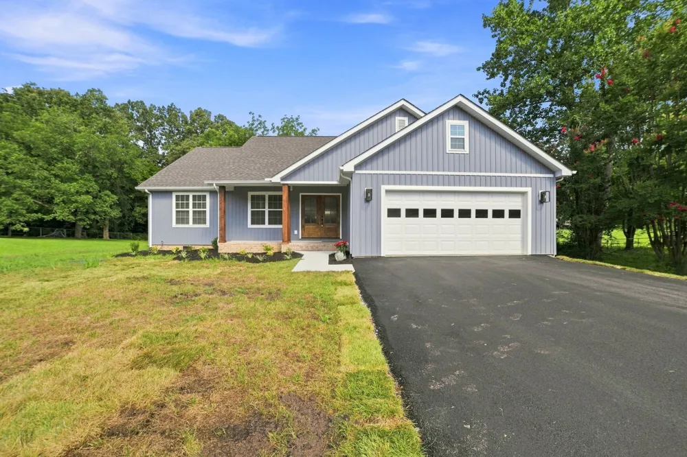 913 Memorial Dr Paris, TN 38242