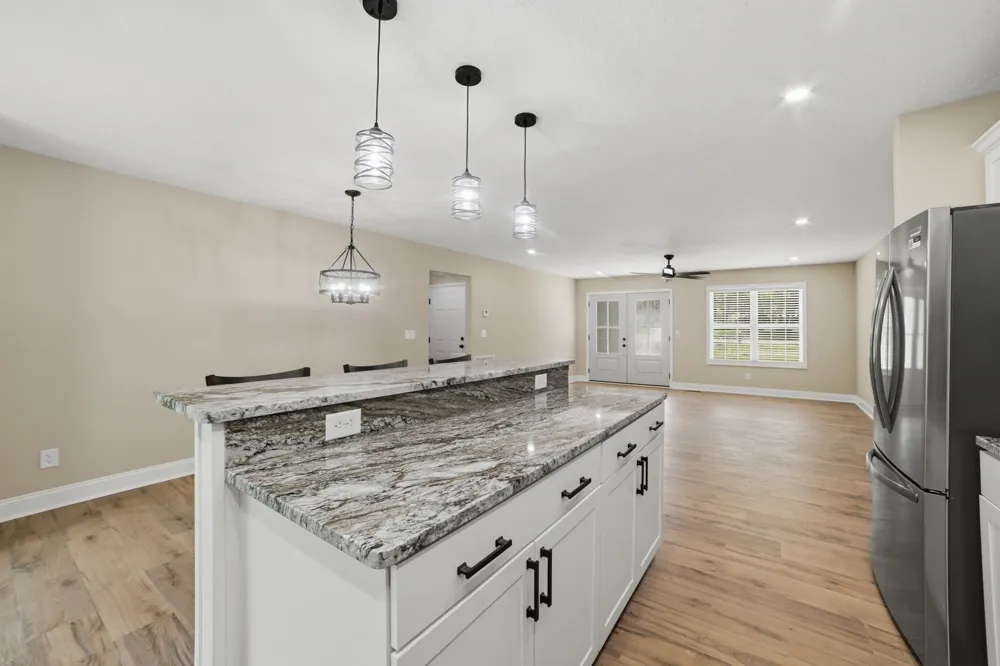 913 Memorial Dr Paris, TN 38242