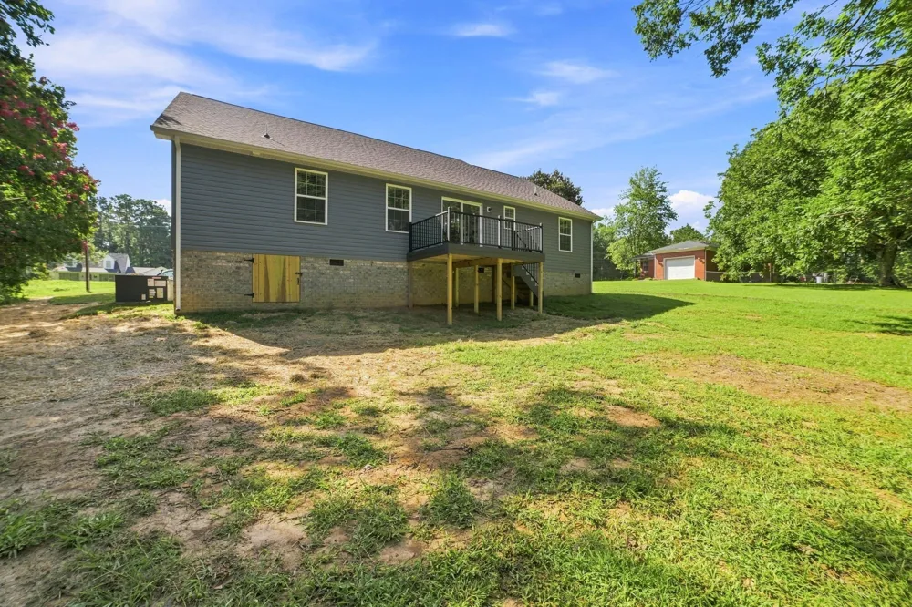 913 Memorial Dr Paris, TN 38242