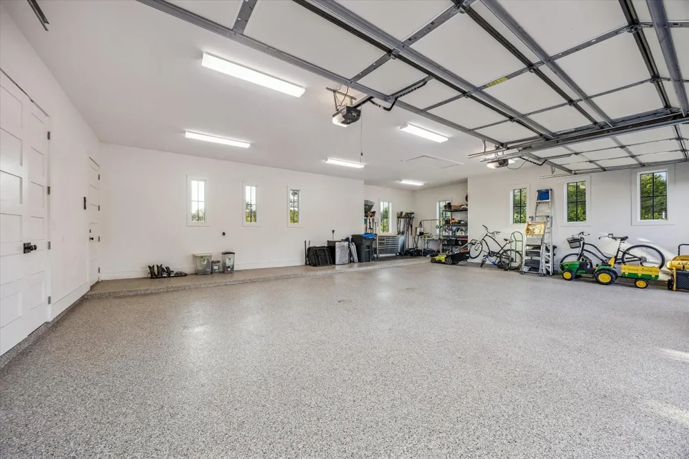 1600 S Weyand Round Top, TX 78954
