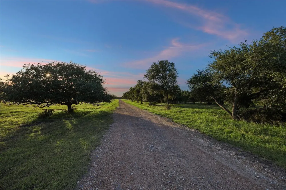 1600 S Weyand Round Top, TX 78954