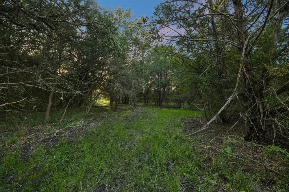 1600 S Weyand Round Top, TX 78954