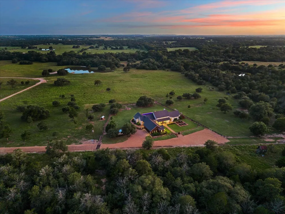 1600 S Weyand Round Top, TX 78954