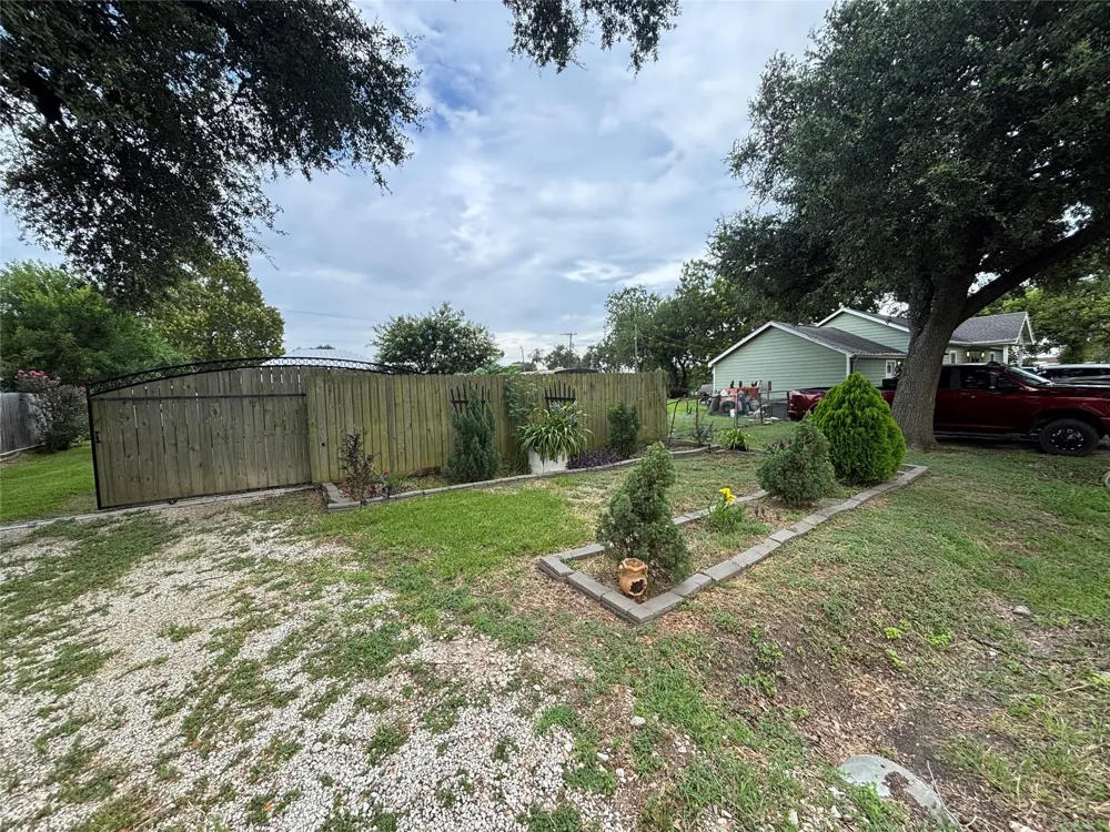2213 1st Avenue Texas City, TX 77590
