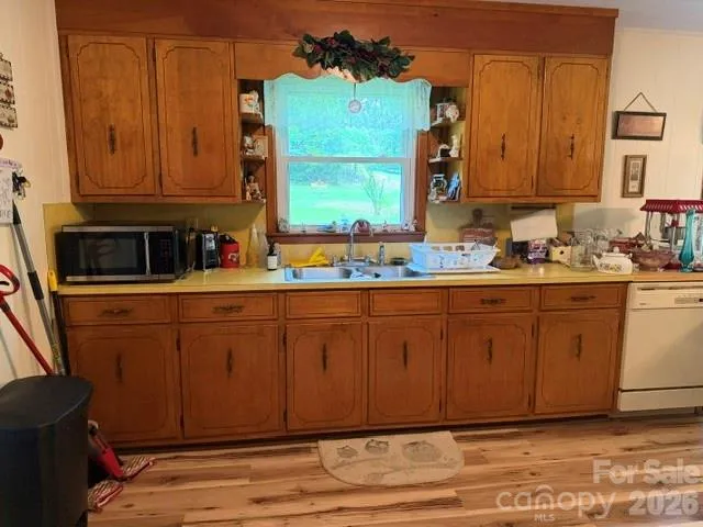 2314 Colonial Acres Road Lenoir, NC 28645
