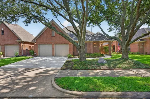 13911 Carriage Walk Lane