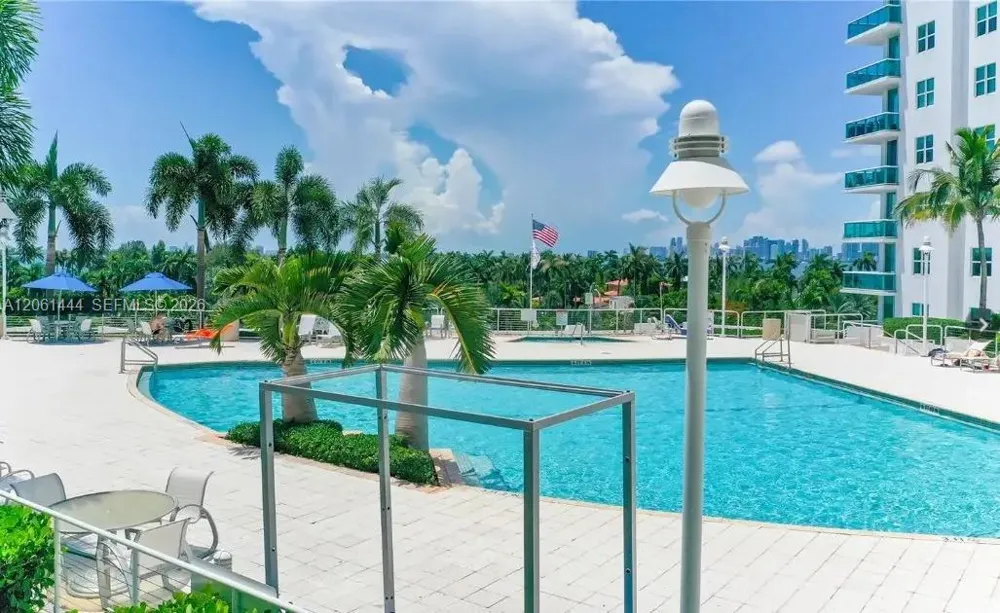 7910 W Harbor Island Dr #708 North Bay Village, FL 33141