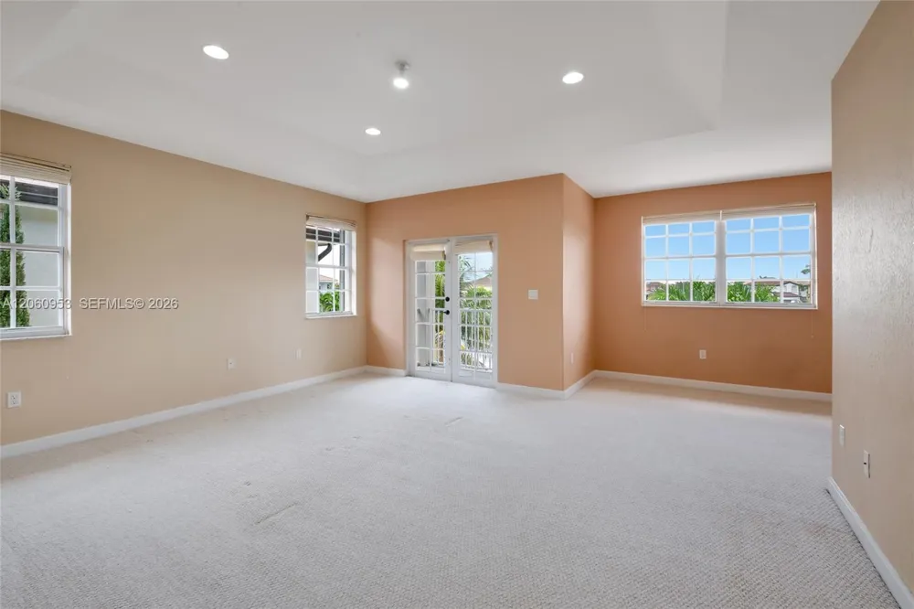 14443 SW 12th Ln Miami, FL 33184