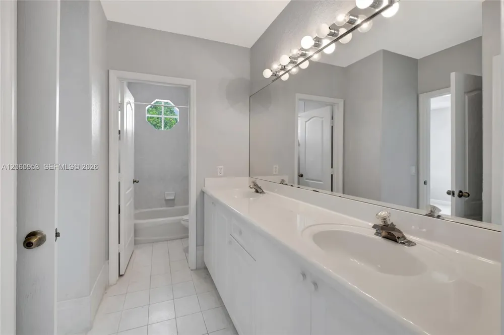 14443 SW 12th Ln Miami, FL 33184