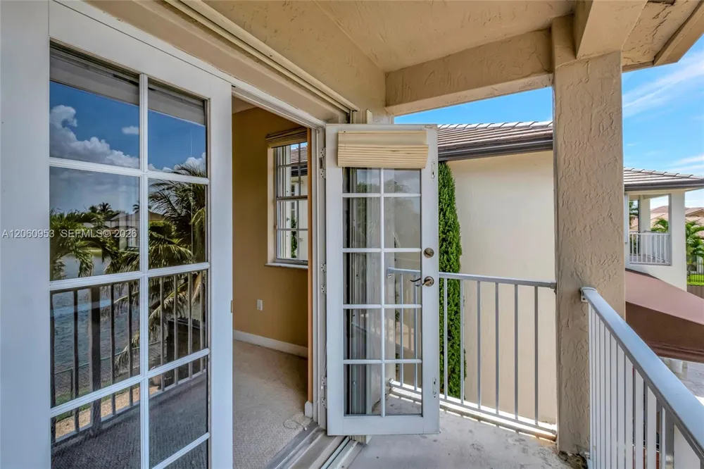 14443 SW 12th Ln Miami, FL 33184