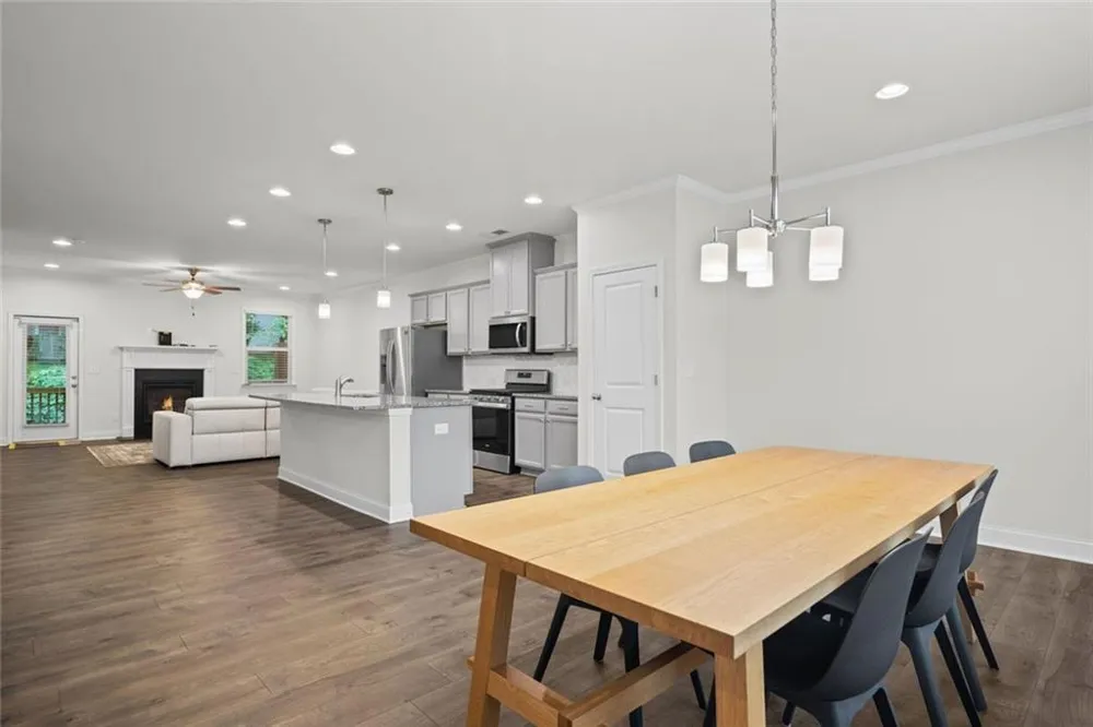 2779 White Oak Lane #20 Decatur, GA 30032